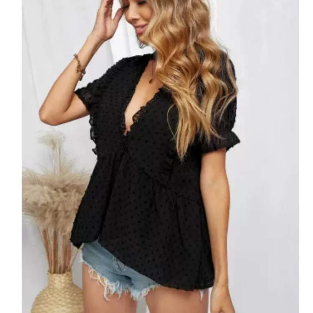 🍁New boutique ruffle Swiss dots deep v top - Picture 4 of 11